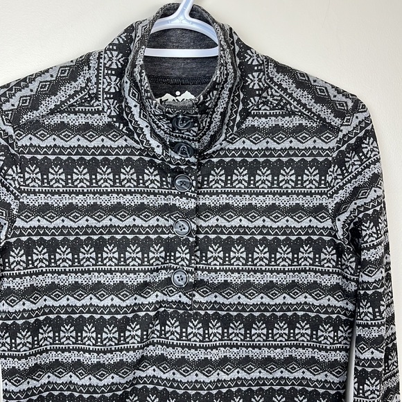 KAVU Button Neck Pullover Sweater - Picture 2 of 10